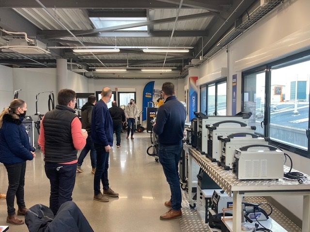 article.image.altText