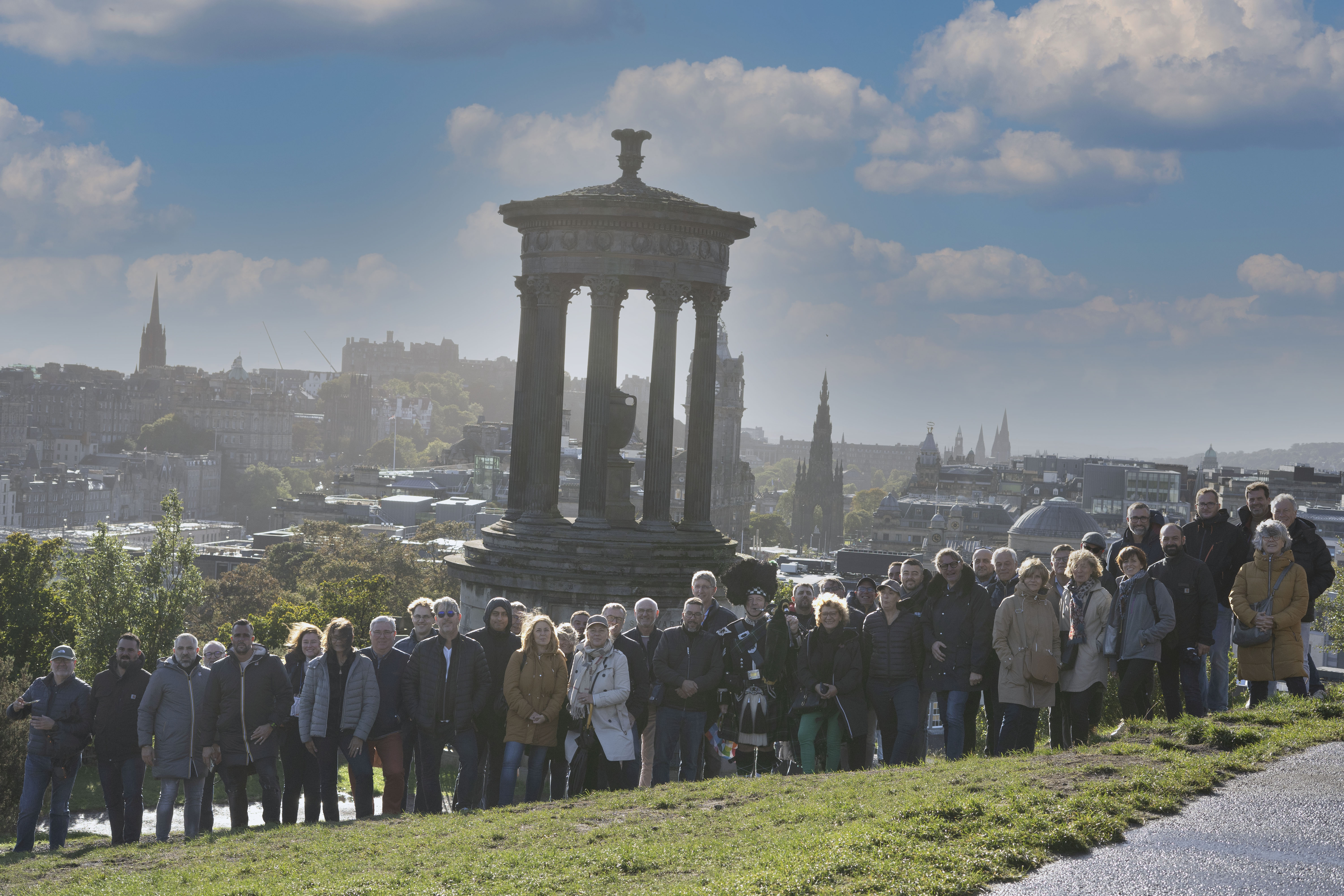 article.image.altText