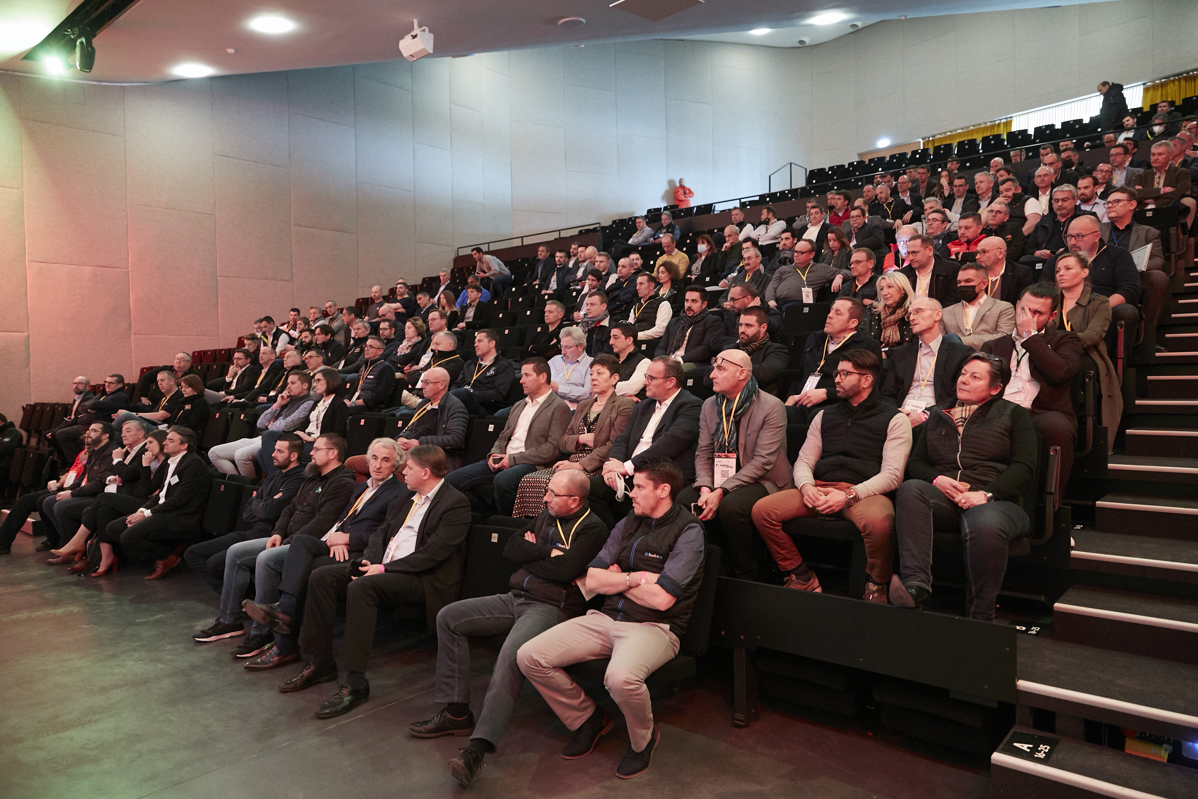 article.image.altText