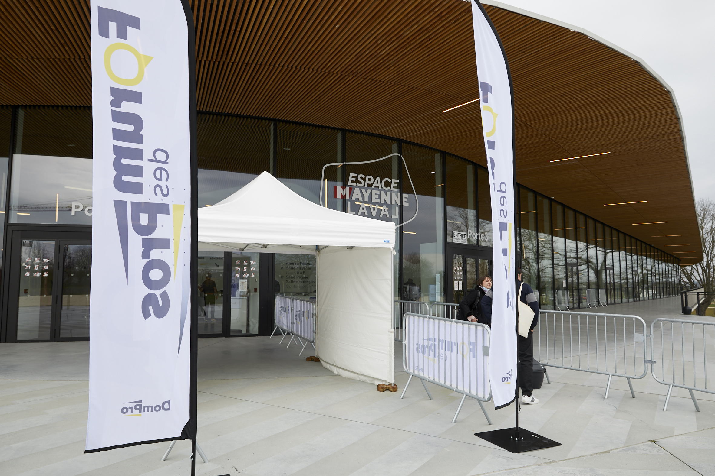 article.image.altText