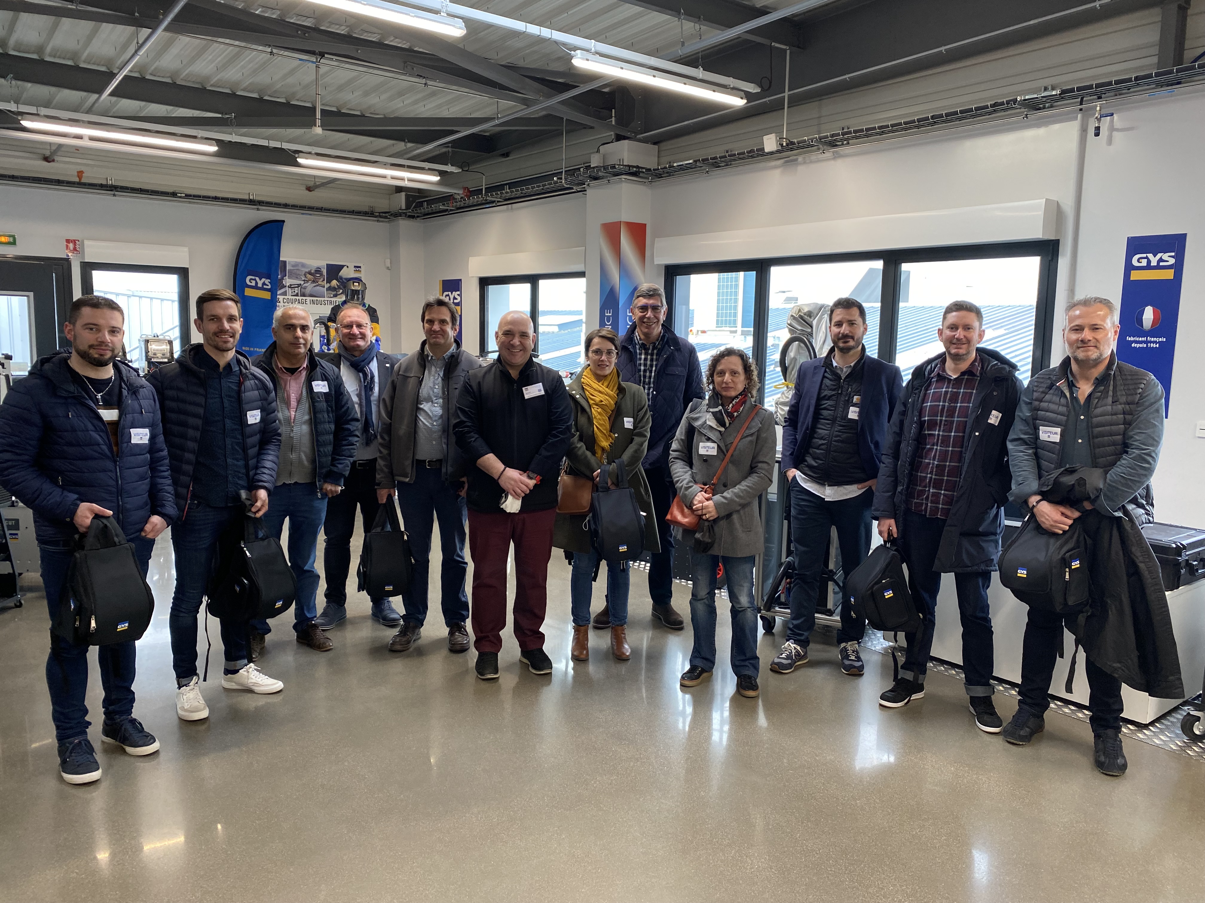 article.image.altText